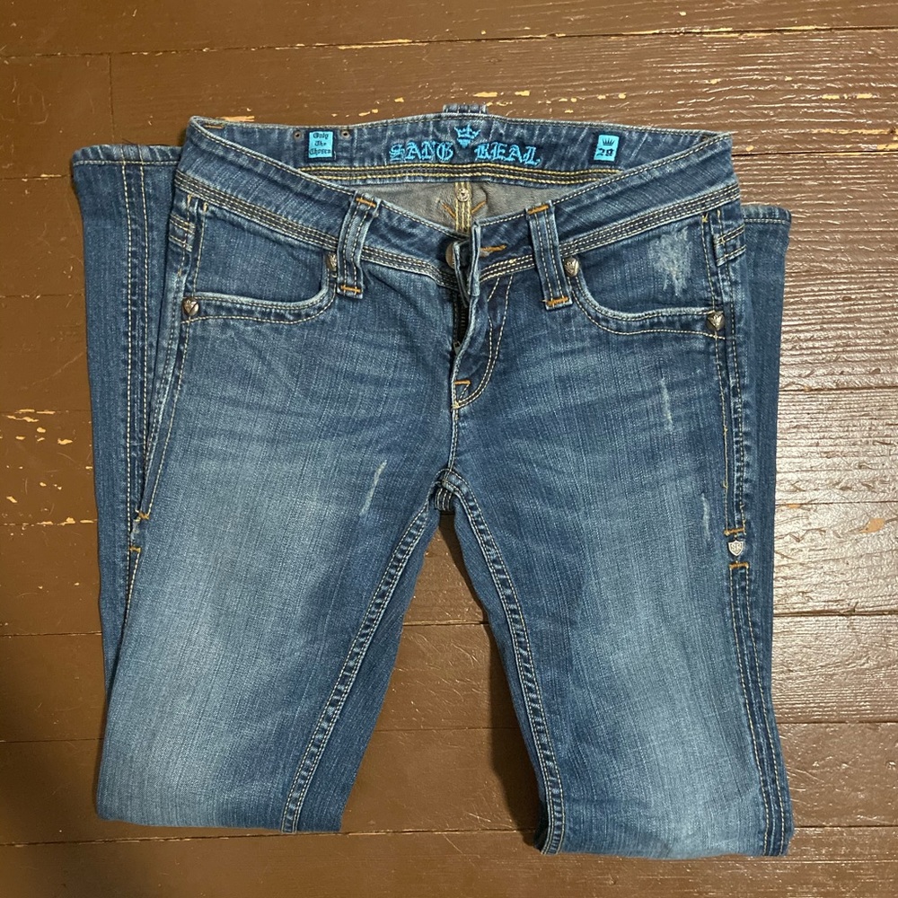 Buckle jeans